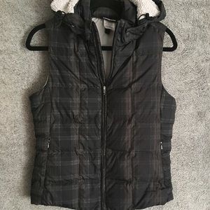Patagonia Plaid Hooded Puffer Vest Size Medium